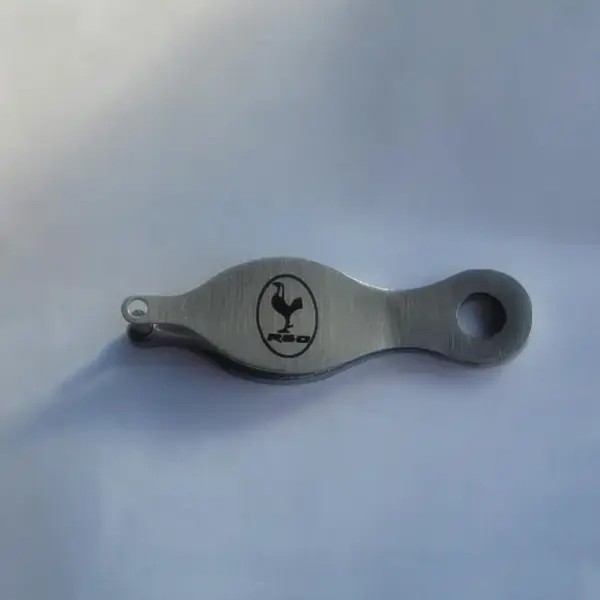 Marca Pollitos/ Chick Toe Punch
